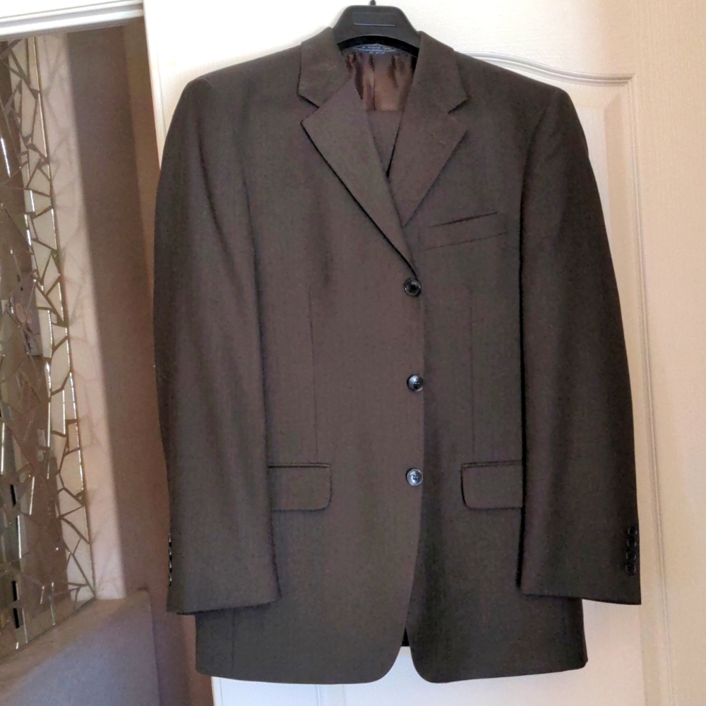 Albert Nipon men's suit 40R